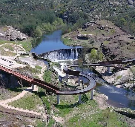 Da Laje - Onde A Natureza O Envolve - Serra Da Estrela