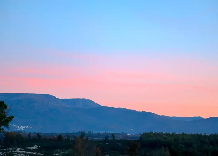 Da Laje - Onde A Natureza O Envolve - Serra Da Estrela *