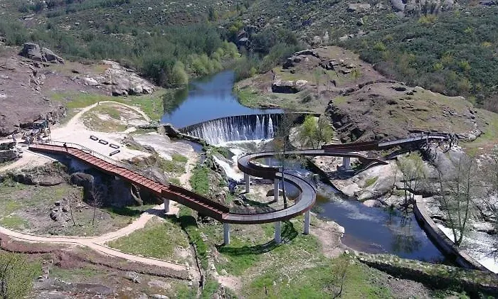 Da Laje - Onde A Natureza O Envolve - Serra Da Estrela